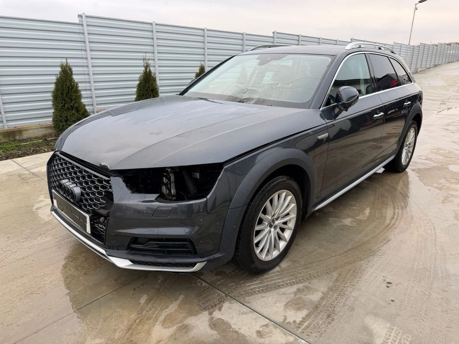 Far dreapta/ Aripa dreapta/ capota defect Audi A4 B9 Allroad 2017