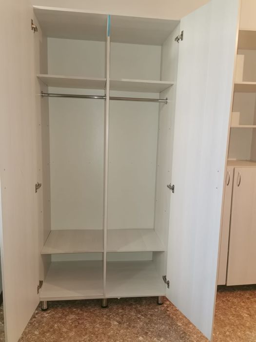 Продам шкафы и тумбочки