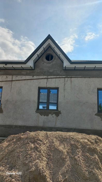 Tunikabond va Travertin