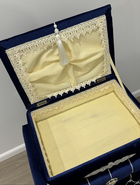 Набор сундуков и корзин