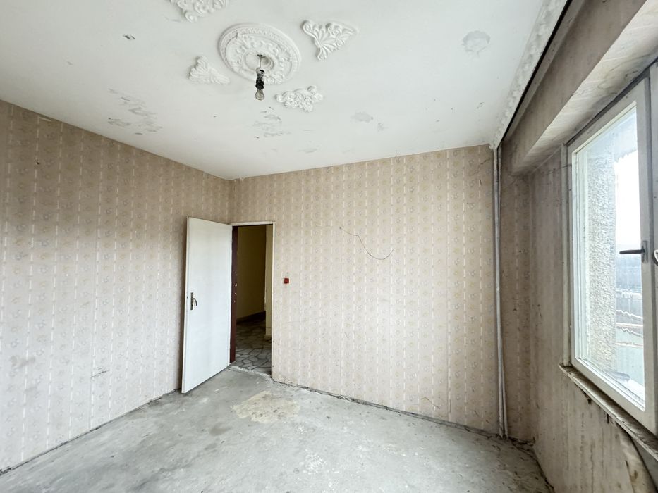 Продава се Тристаен апартамент в Казанлък - 84 кв.м за 357 €/кв.м - Снимка #1