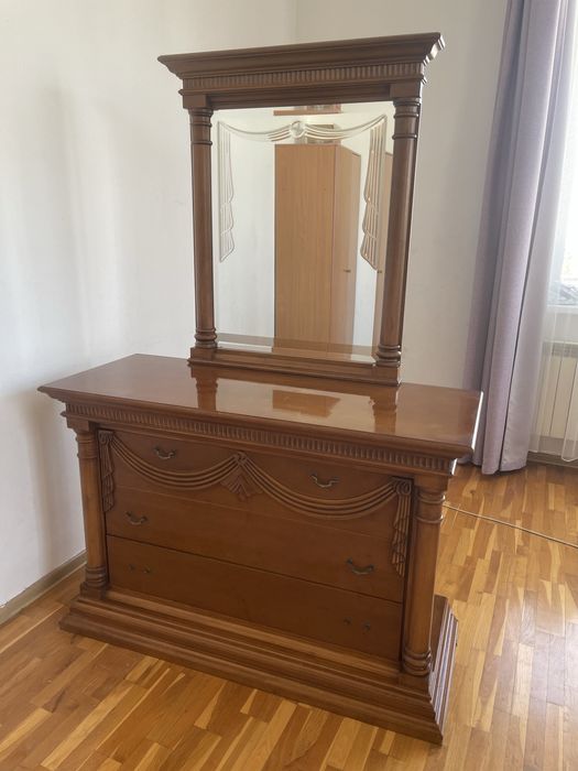 Спальнный гарнитур, дерево.