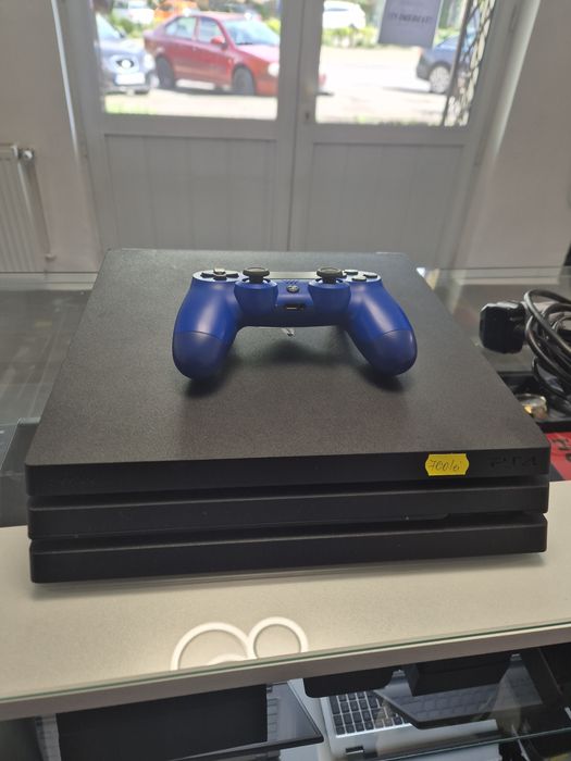 Playstation 4 PRO - 1 maneta - ca nou!