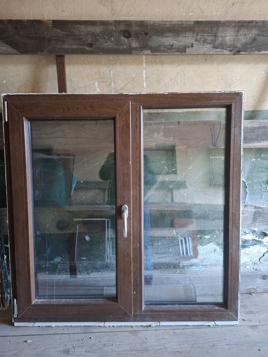 Tamplarie pvc culoare nuc si alb