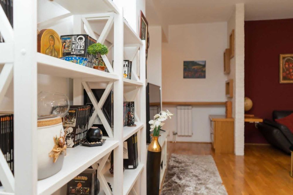 Продава се Тристаен апартамент в София, Център - 95 кв.м за 2632 €/кв.м - Снимка #3
