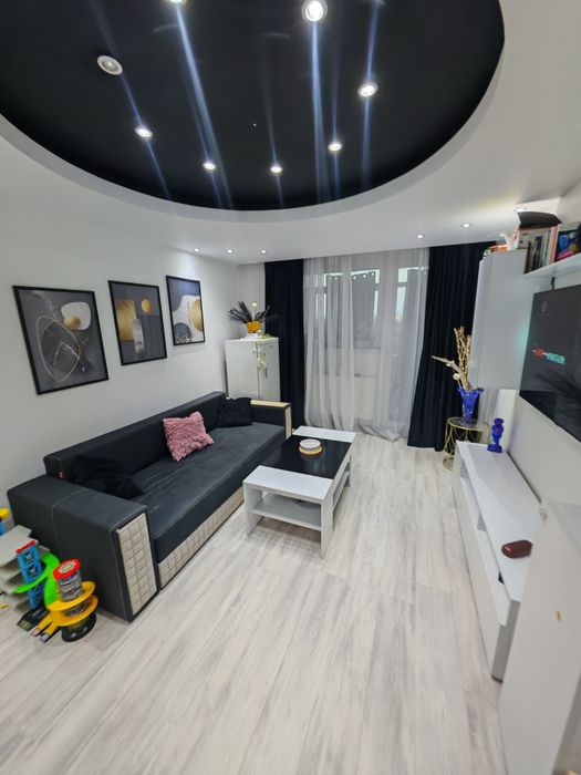 Vând apartament sector 4
