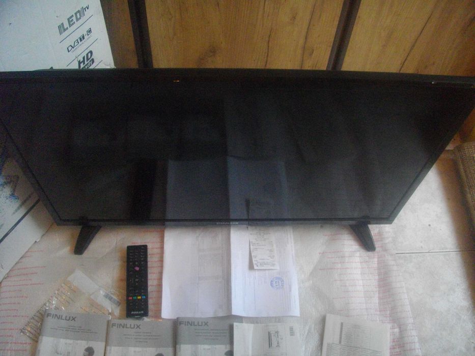 ЗА ЧАСТИ/ЗА РЕМОНТ-32" LED TV Funlux 32 FHB-4000-Спукана Матрица