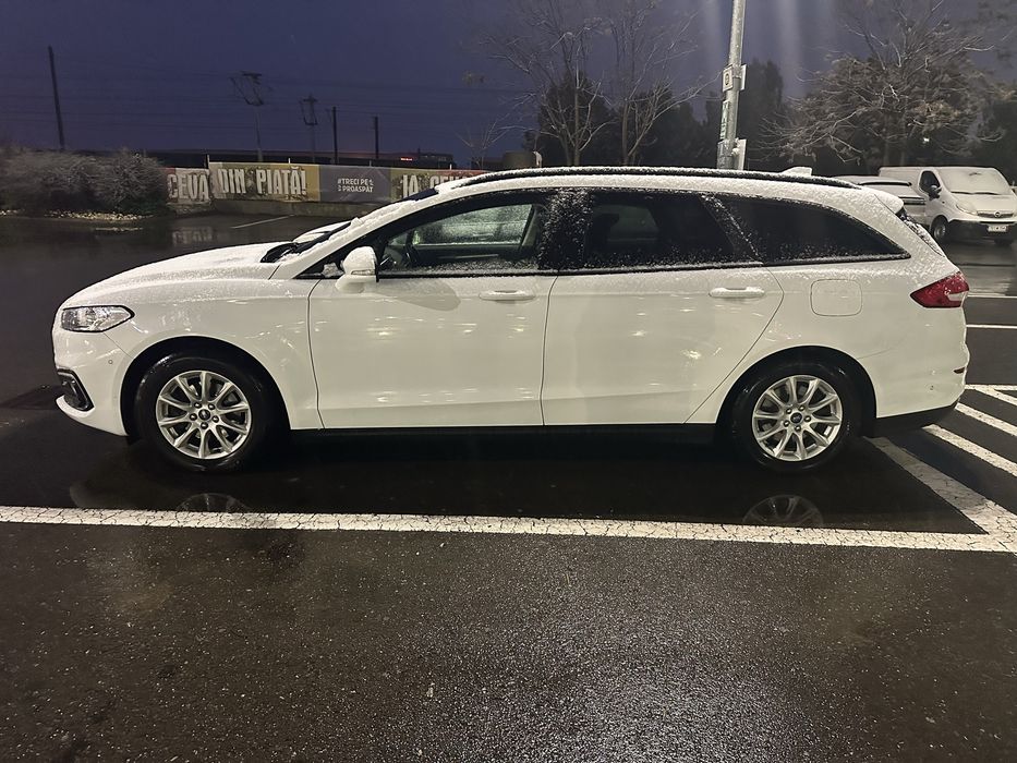 Ford Mondeo 2.0 150 CP/Navi/park assist/line assist/euro6/TVA/pilot/revizie/inmatriculat RO/istoric/km reali/senzori lumina-ploaie/carlig/grila activa