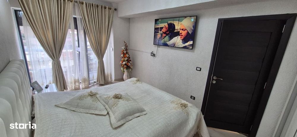 3 camere Zona Centrala – Teatru.