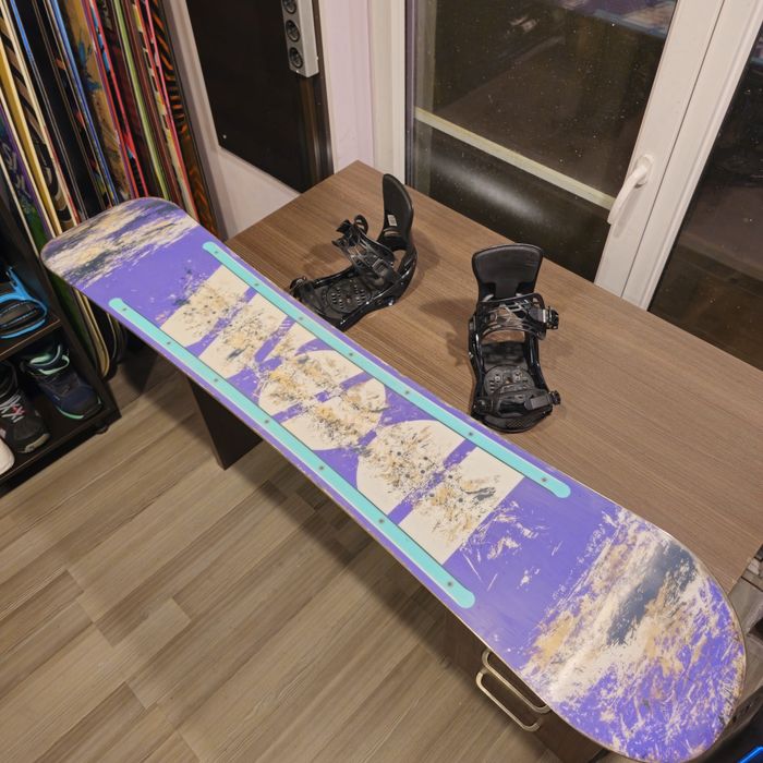 Placa snowboard Burton Dom 156 cu legaruri Burton Freestyle M