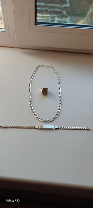 Продам серебро 47000
