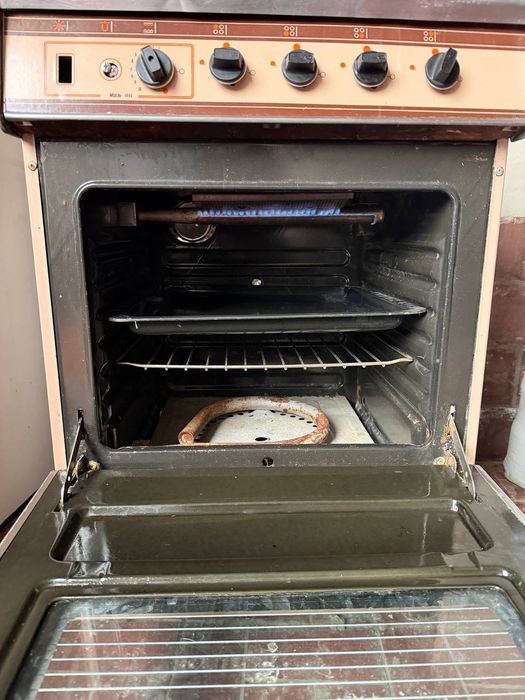 Brest gaz plita sotiladi. Газовая плита Брест  продаётся