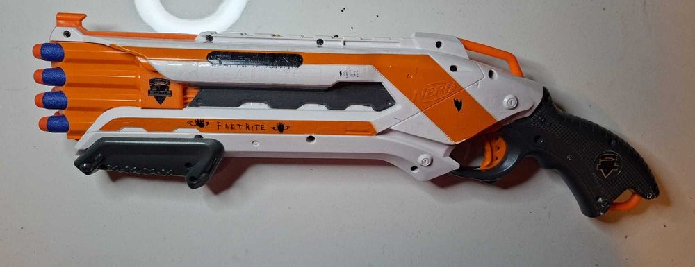pusca Nerf N-strike elite  2x4