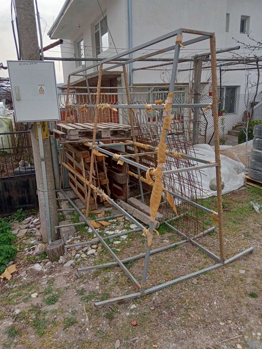 Пирамида за дограма