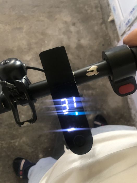 Trotineta electrica xiaomi pro 2 sa stiti ca plata se poate face ramburs si doar prin iban transfer nu merge cu cardul prin aplicatie