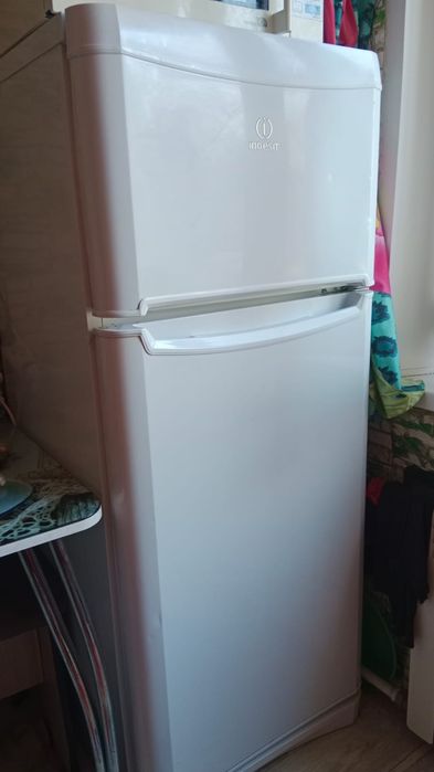 Продам холодильник
