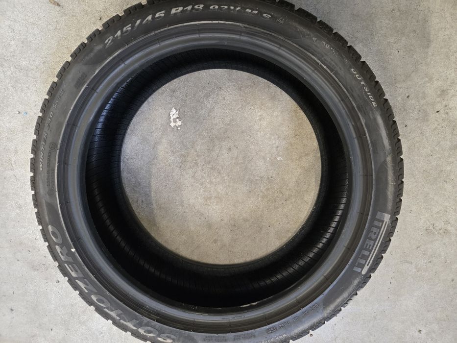 2buc Anvelope iarna 215 45 18 Pirelli