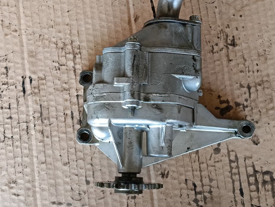 Маслена помпа Mercedes Sprinter OM646 6111810201