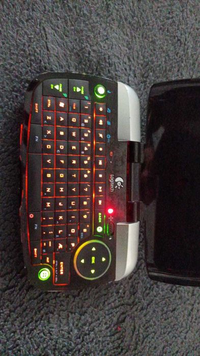 logitech dinovo mini , hub usb 3, USB  PS4 Apple TV ,samsung allshare