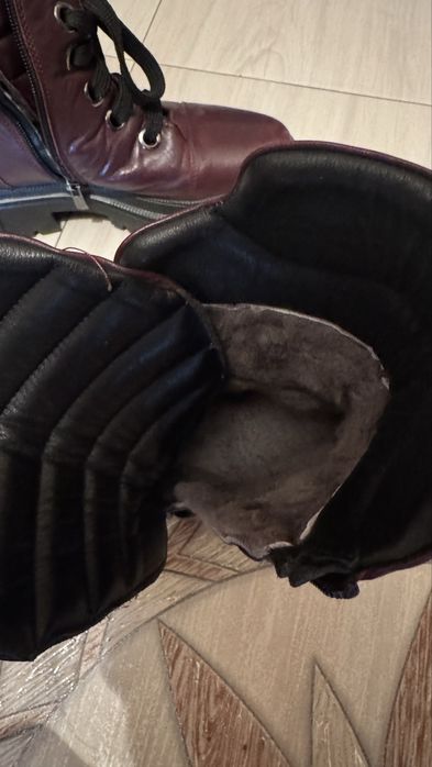 Продам зимние ботинки