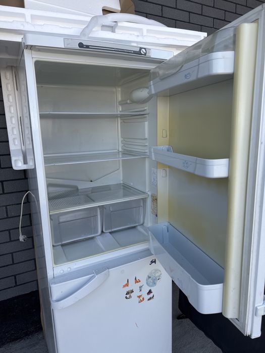 Продам холодильник