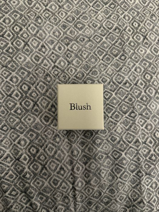 Обеци Blush с кристали – чисто нови, с кутия