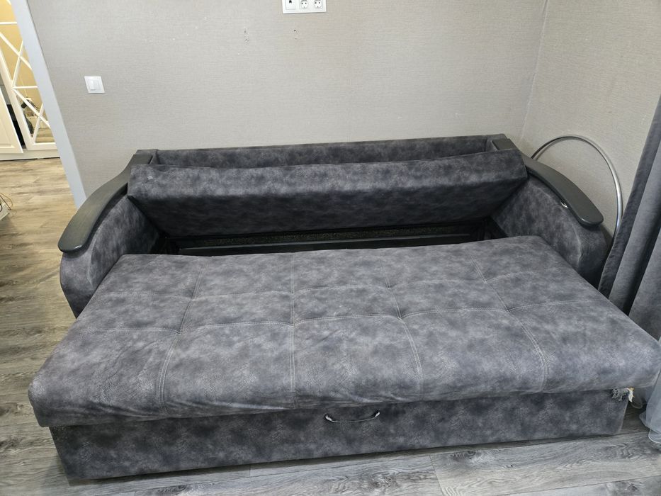 продам диван 2.10×1.9м