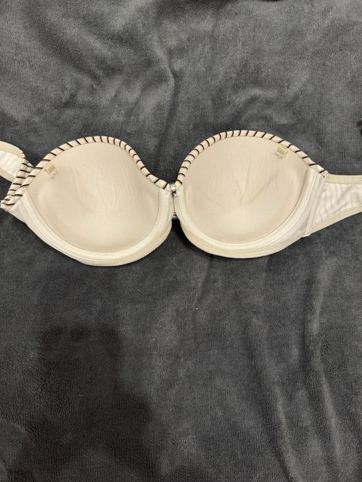 Sutien costum de baie