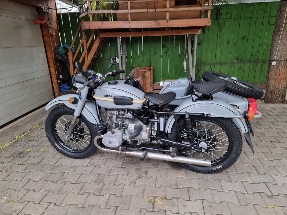 Motocicletă Ural 650