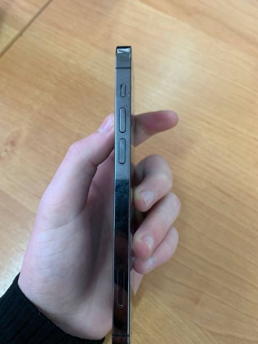 Продам айфон 12 про