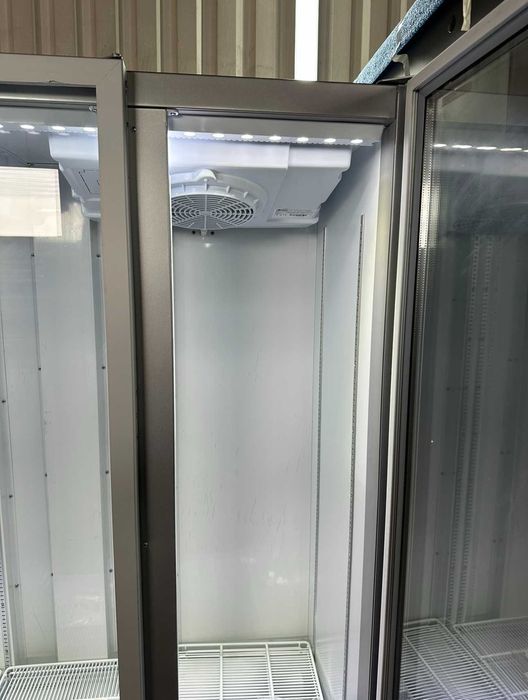 Vitrina Frigorifica cu 3 usi batante / -1 +8 C/150x70x205cm/  NOU