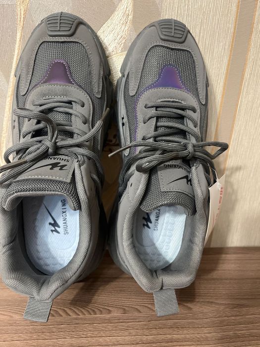 Мужские кроссовки