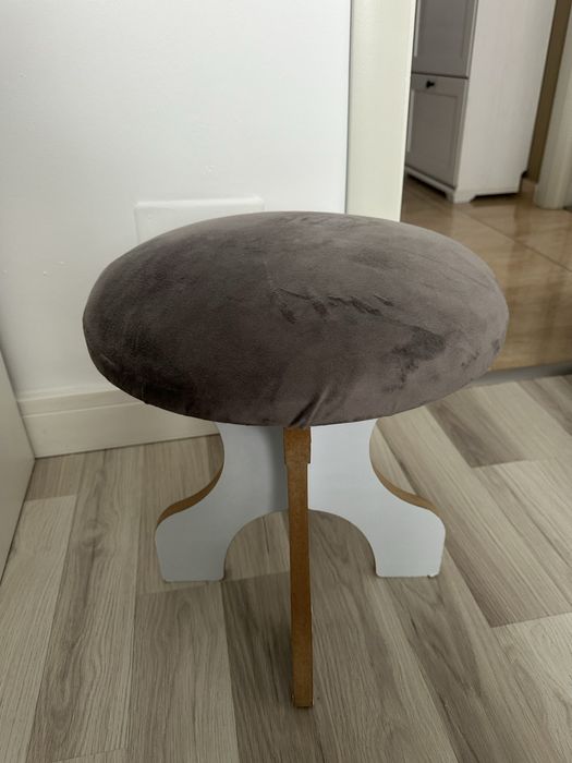 Masuța machiaj+ scaunel