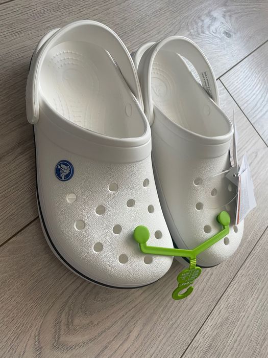 Crocs noi cu eticheta