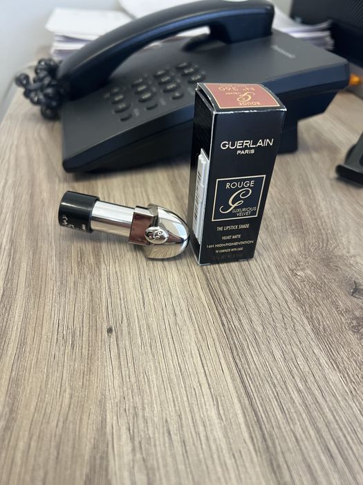 Продам помаду Евсен лоран