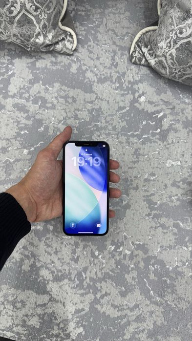 Продам Iphone 12 и APPLE WATCH SE1