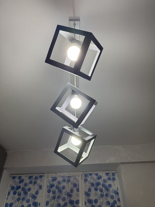 Люстры в отличном состояний