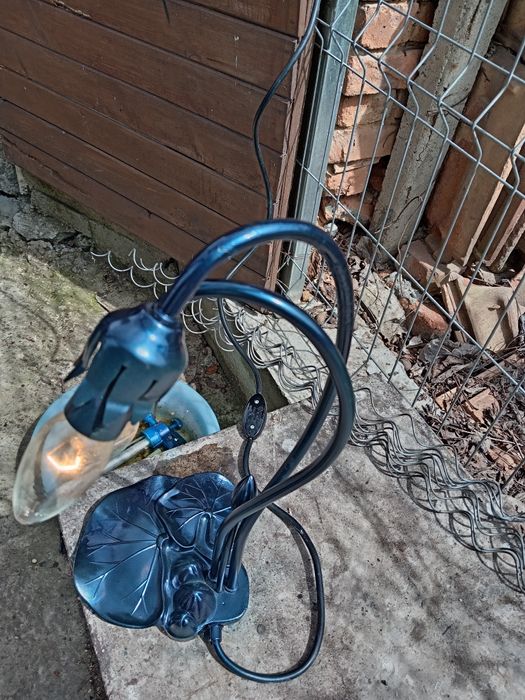 Стара медна лампа