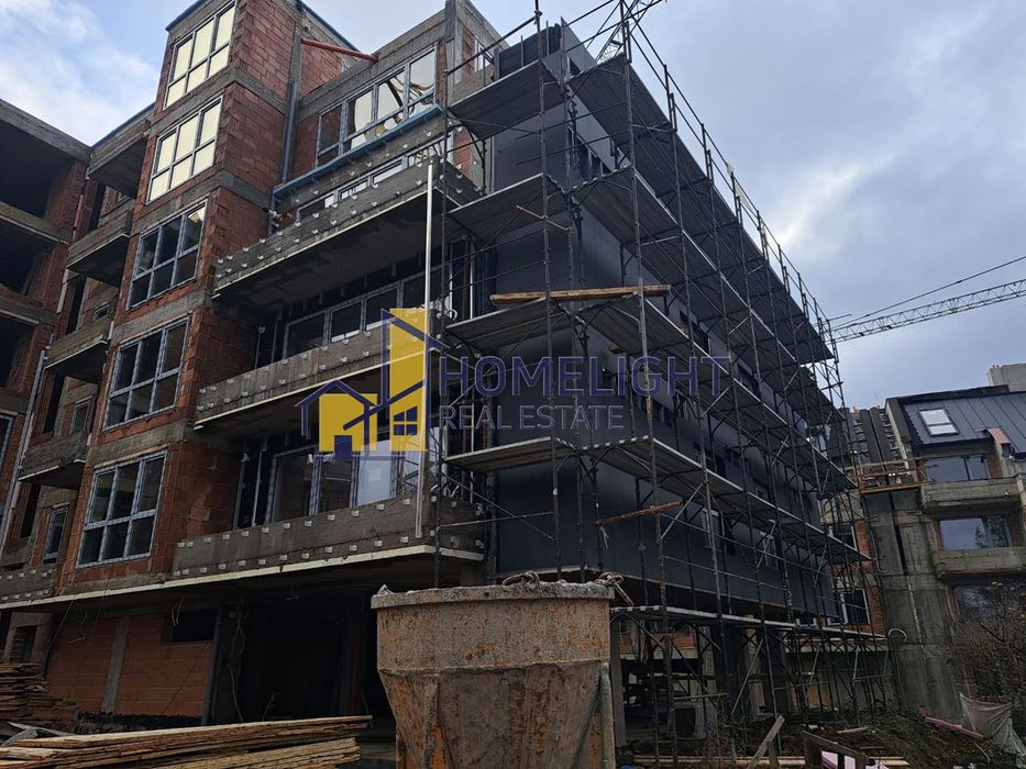 Тристаен апартамент в кв. Бояна