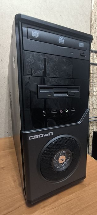 Компьютер системный блок.