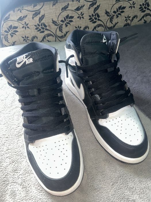 Jordan 1 reverse panda