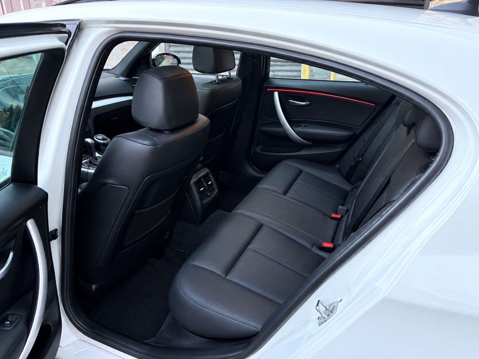 Bmw 123d 245cp 2009 m trapa bi xenon navi mare
