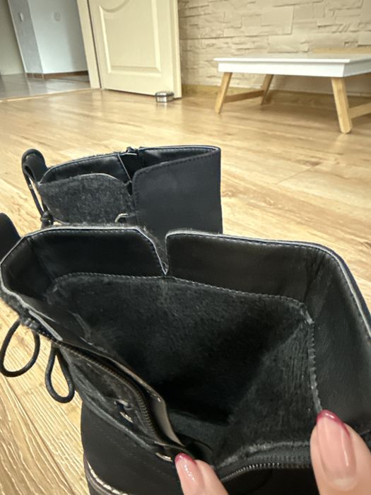 Черни боти, без забележка