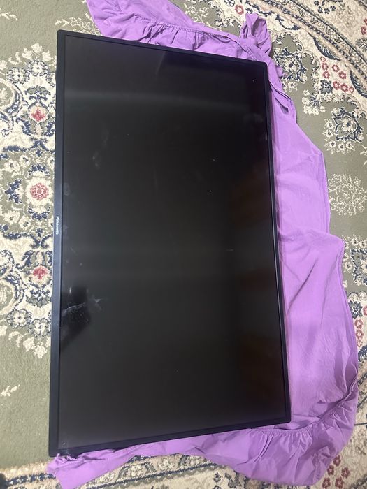 Два телевизора, не рабочие, на запчасти