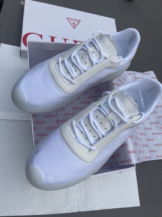 Adidasi originali Guess