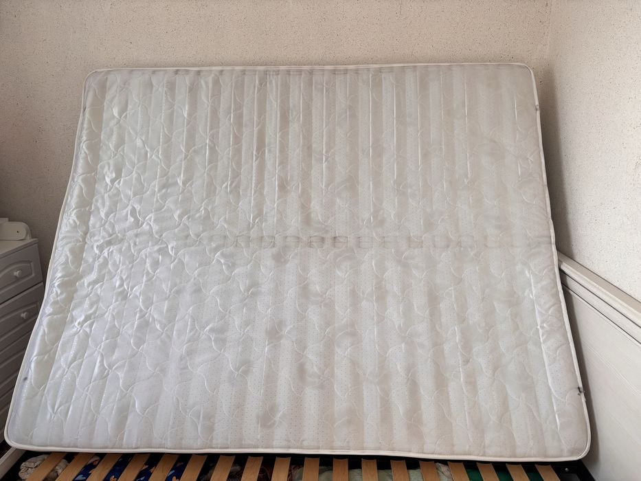 Двуспальный Продам матрас 160×200 см, хорошее состояние
