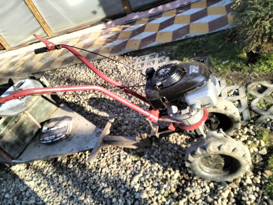 Vînd motocultor Honda 160