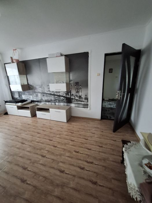 Apartament cu 3 cam D Nicolina fostul rond vechi