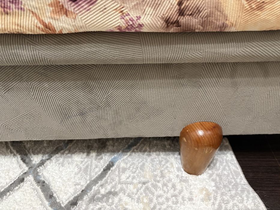 Продам диванчик.