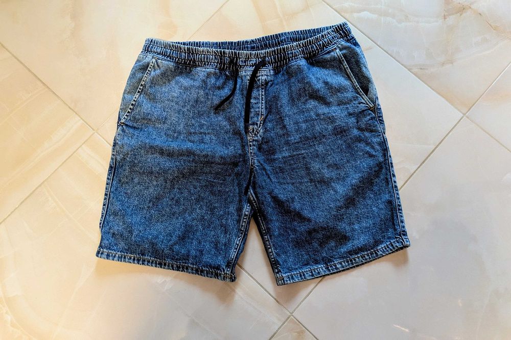 Къси Панталони H&M Regular Fit Размер XL 2 Цвятa Цената е за Двата Общо